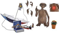E.T. Ultimates 5 Inch Action Figure - E.T. Light Up Deluxe