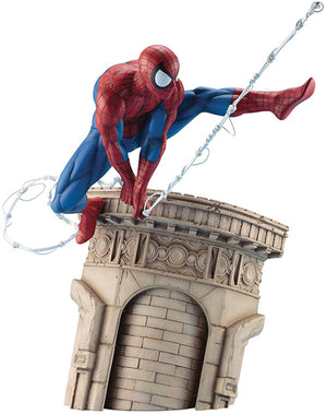 Marvel Universe 12 Inch Statue Figure ArtFX - Spider-Man Webslinger