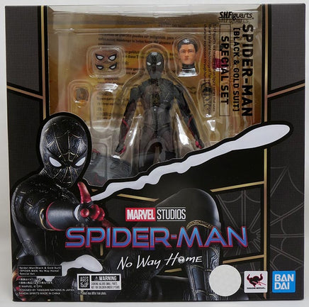 Hasbro Spider-Man 3 Action Figure Deluxe 15 Cm, Tuta Black & Gold, Con Scudo Ragnatela Rotante, Giocattolo