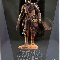 Star Wars The Mandalorian 10 Inch Statue Figure Premier Collection - The Mandalorian with Child